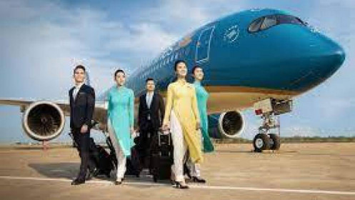 Vietnam Airlines giảm gần một nửa lỗ