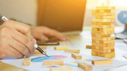 Bài học kinh tế: Lý thuyết với thực tế