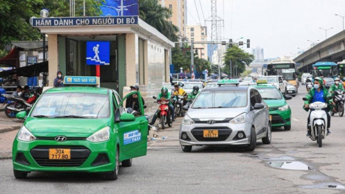 Giá xăng dầu đã giảm, cước vận tải tại Hà Nội vẫn 'neo' ở mức cao