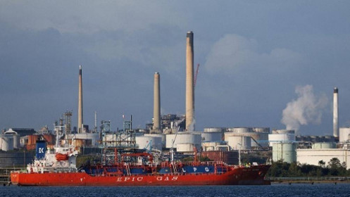 Thị trường khí đốt tăng vọt ở cả hai bờ Đại Tây Dương