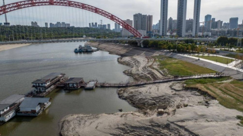 Sông cạn nước đe dọa kinh tế Trung Quốc