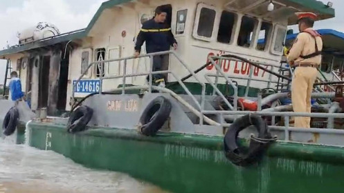 Cháy tàu chở dầu trên sông Đồng Nai