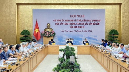 Thủ tướng: Chúng ta không ngồi chờ, không khuất phục trước khó khăn