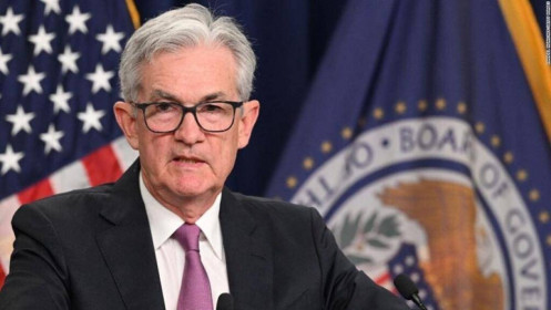 Fed tính nâng lãi suất lên 4.6%, chuyên gia đánh giá “quá diều hâu”