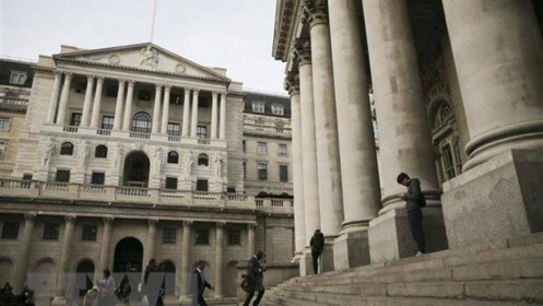 Ngân hàng Trung ương Anh tăng lãi suất nhằm đối phó với lạm phát tăng