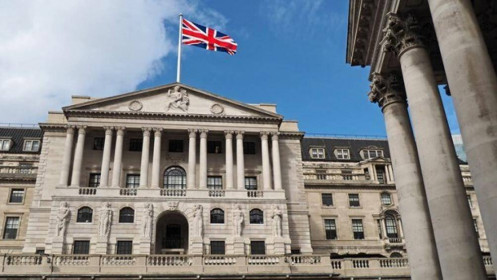 Ngân hàng Trung ương Anh tăng 50 điểm cơ bản lãi suất