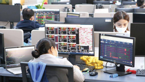 Nhà đầu tư đặt cược dài hạn vào thị trường chứng khoán Việt Nam