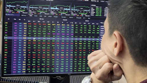 VN-Index tăng gần 7 điểm sau chuỗi phiên đỏ lửa