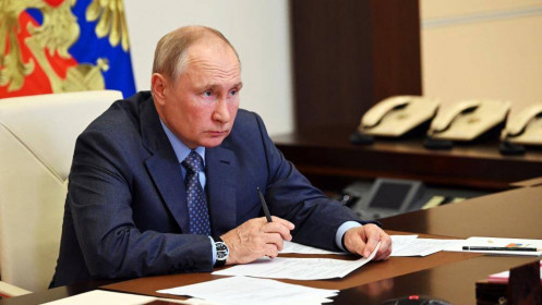 TT Putin ký sắc lệnh khẩn, công nhận độc lập 2 tỉnh Kherson, Zaporizhzhia