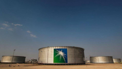 Saudi Arabia có thể tăng giá dầu thô bán sang châu Á