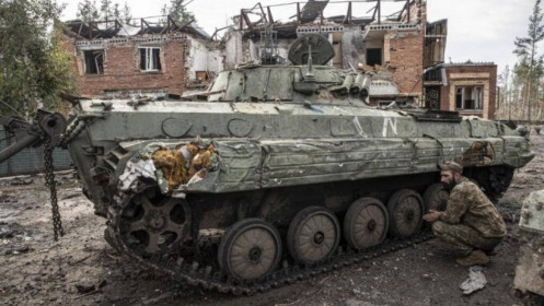 Ukraine nói hàng nghìn lính Nga gọi điện xin hàng