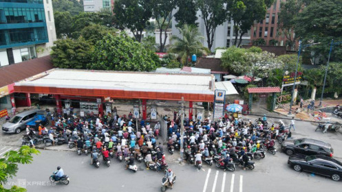 Điều gì đang xảy ra với thị trường xăng dầu?