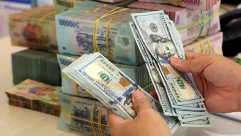 Giá USD tăng mạnh sau khi nới biên độ tỉ giá