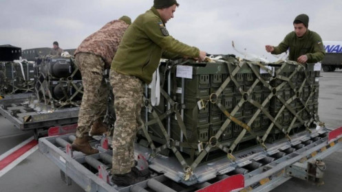 Sức ép khiến châu Âu khó giữ đà viện trợ cho Ukraine