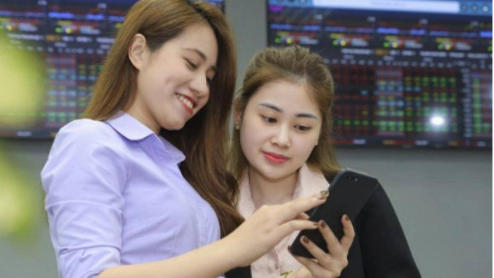 Nhóm Vingroup cùng loạt cổ phiếu BĐS lọt top tăng mạnh nhất tháng 11