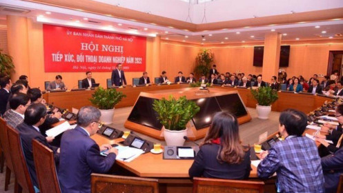 Chủ tịch Hà Nội khẳng định sẽ 'đứng cạnh, đi cạnh' doanh nghiệp