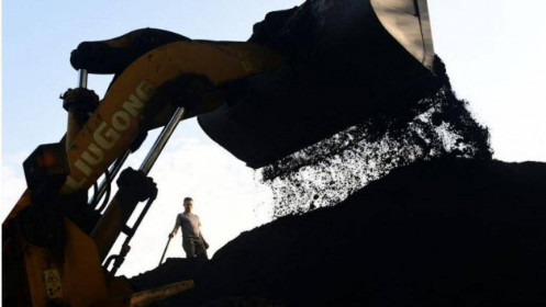 Bloomberg: Việt Nam sắp ký thỏa thuận 15 tỷ USD để giảm phụ thuộc vào than