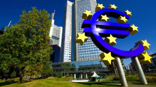 ECB giảm tốc độ tăng khi chuẩn bị thị trường cho QT
