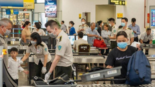 Sân bay Tân Sơn Nhất ứng phó chậm chuyến bay, chậm trả hành lý ra sao?