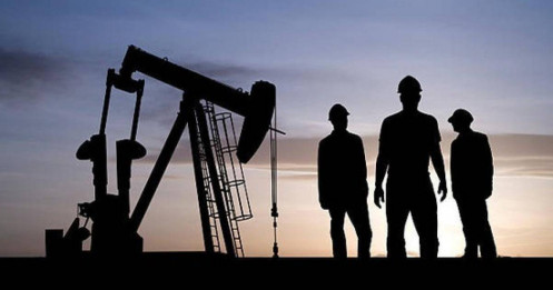 Giá dầu năm 2023 còn leo thang do nhu cầu gia tăng mạnh mẽ
