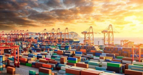 Thượng Hải là cảng container bận rộn nhất thế giới năm 2022