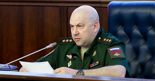 Tình báo Anh: “Tại sao tướng Surovikin không vội bao vây Bakhmut“?