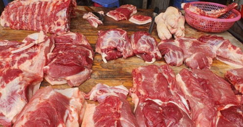 Bất ngờ: Giá thịt lợn ở siêu thị rẻ hơn ngoài chợ