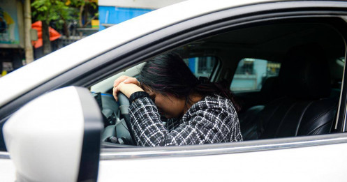 Hà Nội: Đăng kiểm 5 lần không được, nữ tài xế bị phạt vì quá hạn