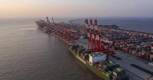 Xuất khẩu Trung Quốc giảm gần 10% trong tháng 12 khi nhu cầu toàn cầu suy giảm