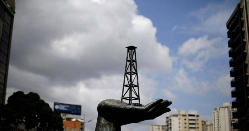 Venezuela bỗng tạm dừng hoạt động xuất khẩu dầu