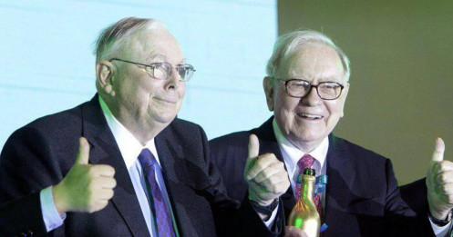 10 bài học về tiền bạc và hạnh phúc từ ‘cặp bài trùng’ Warren Buffett và Charlie Munger