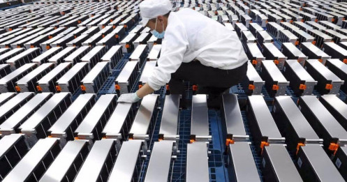 Trung Quốc thống trị thị trường sản xuất pin xe điện toàn cầu, vượt xa Mỹ và châu Âu