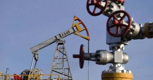 Châu Âu muốn áp trần giá 100 USD với sản phẩm từ dầu Nga