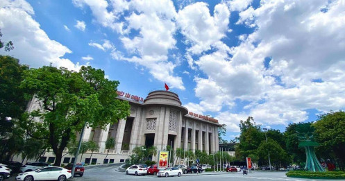 HSBC: Có khả năng NHNN sẽ tăng lãi suất 50 điểm%