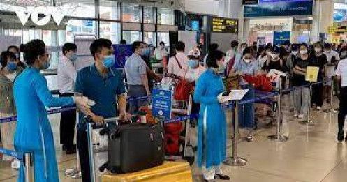 Hành khách bỏ quên túi xách chứa 1,2 tỷ đồng tại Nội Bài