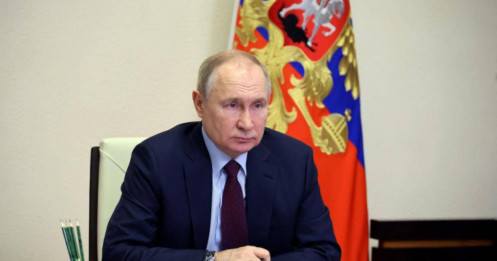 Ông Putin thừa nhận Nga chịu áp lực trừng phạt