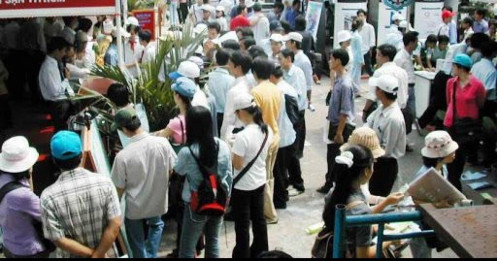 Lao động mất việc làm: Việt Nam cần chuẩn bị cho kịch bản tệ hơn trong năm 2023