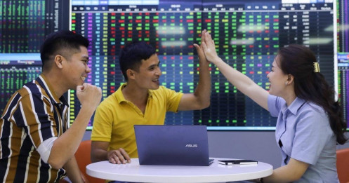 Nhóm cổ phiếu ngân hàng giúp VN-Index đảo chiều ngoạn mục