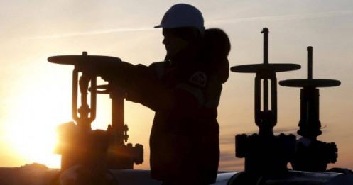 Nga bắt đầu giảm sản lượng dầu