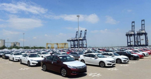 Lượng xe nhập khẩu tăng trưởng mạnh về thị trường Việt Nam
