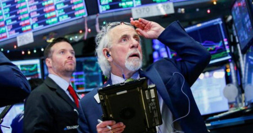 Dow Jones sụt gần 600 điểm sau nhận định của Chủ tịch Fed