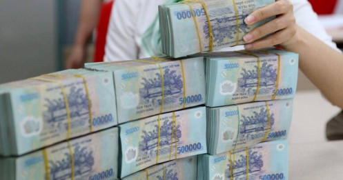 Giảm lãi suất - Xô nước mát lành hay...