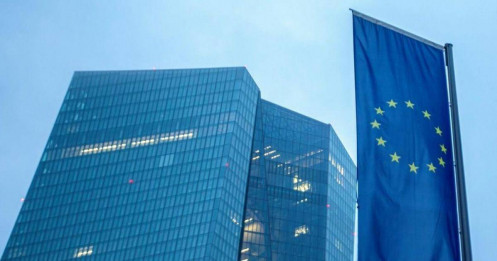 Bất ổn tài chính có làm chệch hướng các kế hoạch lãi suất của ECB?