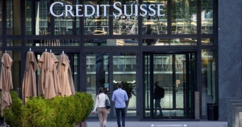 Rắc rối tài chính bủa vây Credit Suisse
