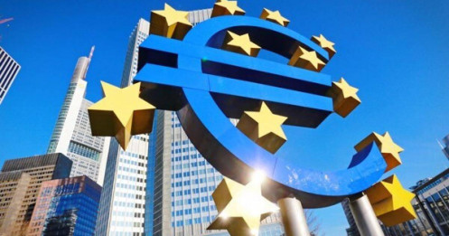 [VIDEO] Giữa hỗn loạn ngân hàng phá sản, ECB tăng lãi suất thêm 50 điểm cơ bản