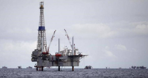 Giá dầu tăng nhờ hỗ trợ thanh khoản của FED và thỏa thuận mua Credit Suisse