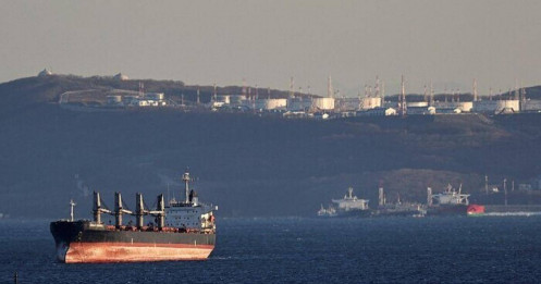 Nghi vấn chiêu 've sầu thoát xác' của hãng buôn dầu Nga