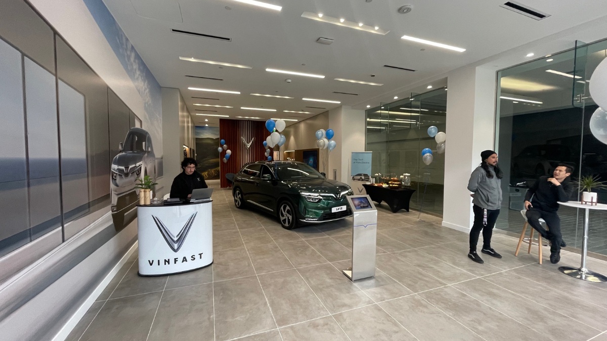 Chùm ảnh VinFast bàn giao xe VF 8 tới khách hàng Mỹ
