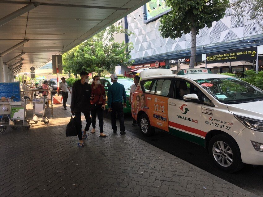 Sở Giao thông vận tải TP.HCM lên tiếng việc tăng phí taxi vào sân bay Tân Sơn Nhất
