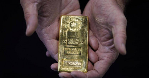Giá vàng thế giới lại vượt 2.000 USD/oz, trong nước loanh quanh mốc 67 triệu đồng/lượng